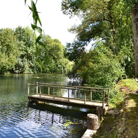 Confortable Au Bord De La Riviere Avec Wi-fi - Fr-1-653-117 * Saint-Genis-d'Hiersac