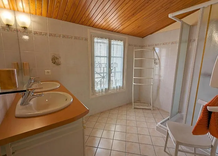 Confortable Au Bord De La Riviere Avec Wi-fi - Fr-1-653-117 Vakantiehuis