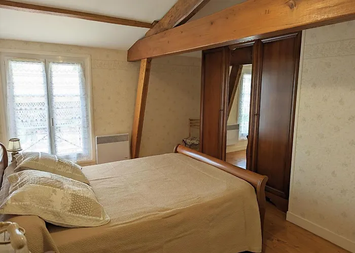 Vakantiehuis Confortable Au Bord De La Riviere Avec Wi-fi - Fr-1-653-117 *